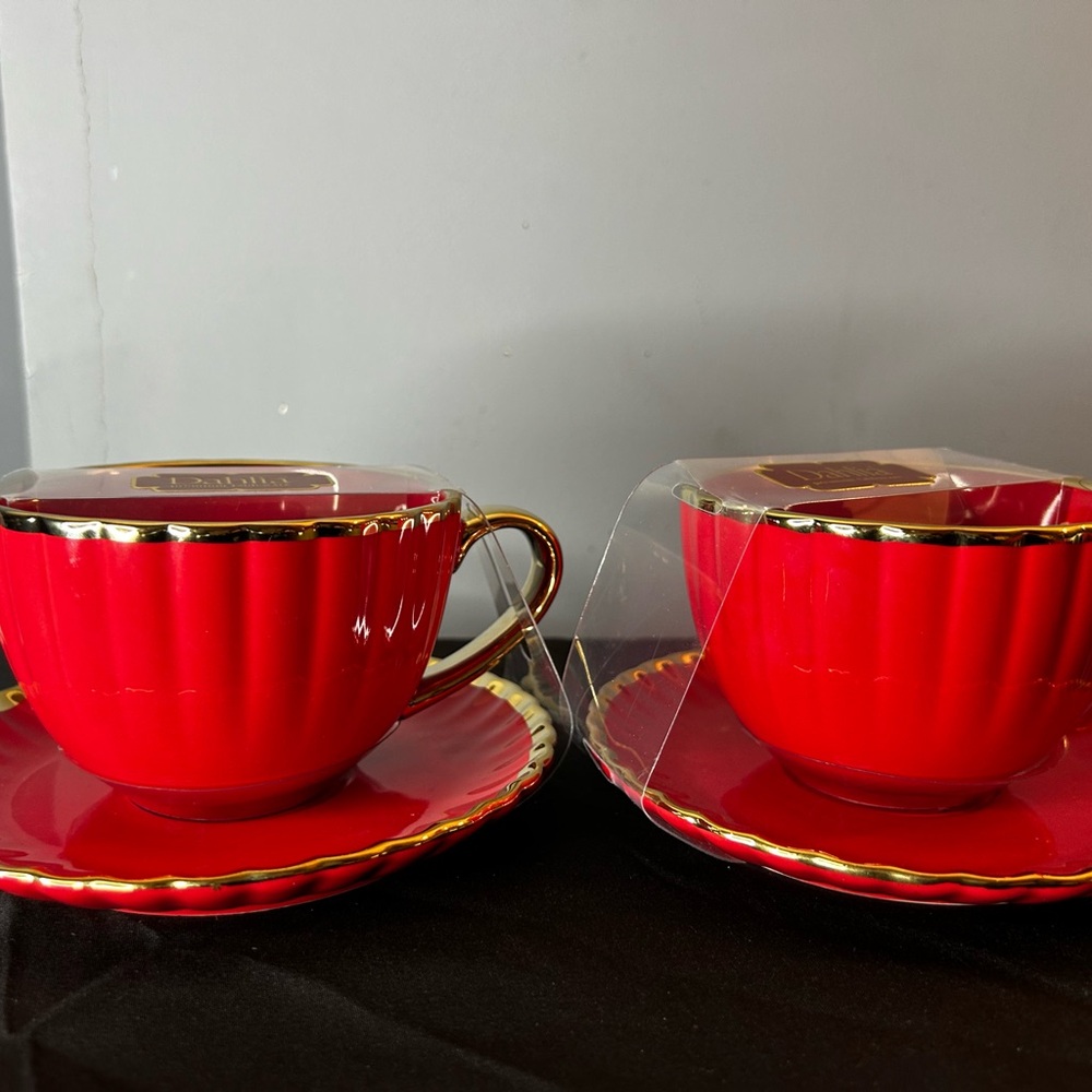 Set of Dahlia Red and Gold Tea Cup Sets